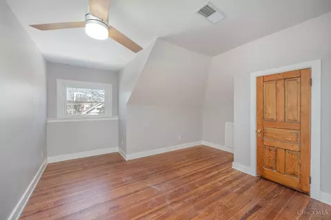 Bedroom - 917 Rogers Pl, Cincinnati, OH 45206 photo 5 of 5