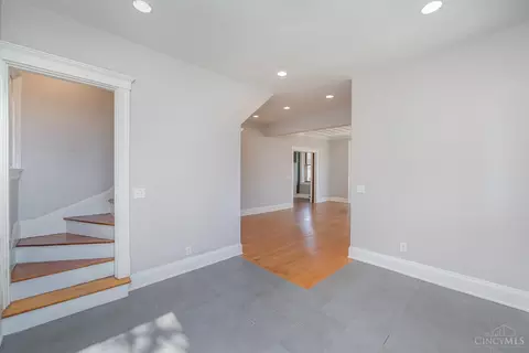 Entry Way - 917 Rogers Pl, Cincinnati, OH 45206 photo 4 of 6
