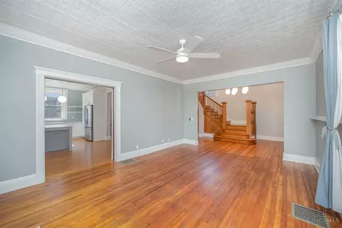 Living - 917 Rogers Pl, Cincinnati, OH 45206 photo 3 of 5
