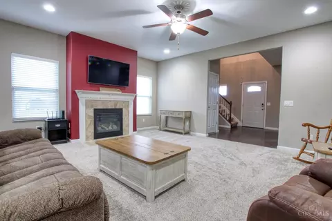 824 Hocking Meadow Cir, Monroe, OH 45050 photo 4