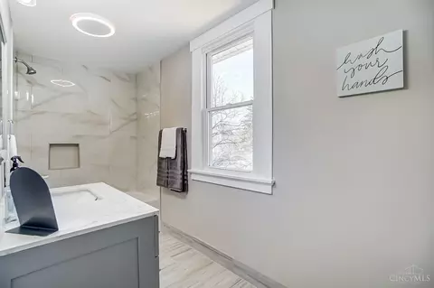Bath - 1500 Compton Rd, Mount Healthy, OH 45231 photo 5 of 11