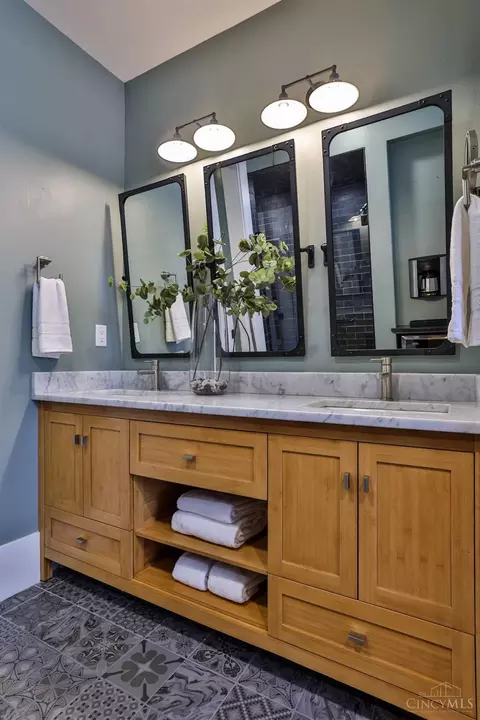 Bath - 1335 Pendleton St, Cincinnati, OH 45202 photo 6 of 8