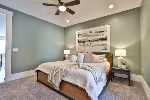 Bedroom - 1335 Pendleton St, Cincinnati, OH 45202 photo 2 of 5