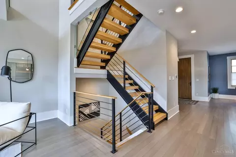 Entry Way - 1335 Pendleton St, Cincinnati, OH 45202 photo 1 of 5