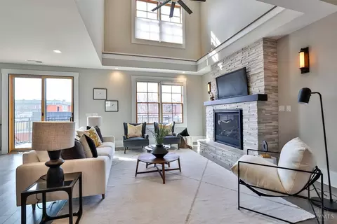 Living - 1335 Pendleton St, Cincinnati, OH 45202 photo 1 of 6
