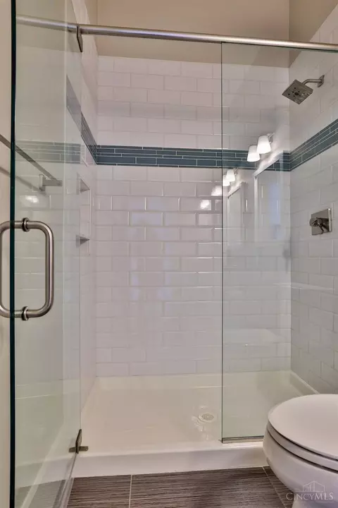 Bath - 1335 Pendleton St, Cincinnati, OH 45202 photo 7 of 8