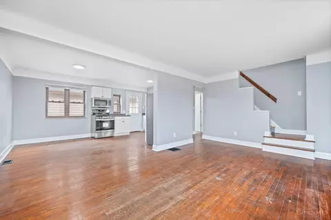 Living - 4297 Foley Rd, Cincinnati, OH 45238 photo 3 of 3