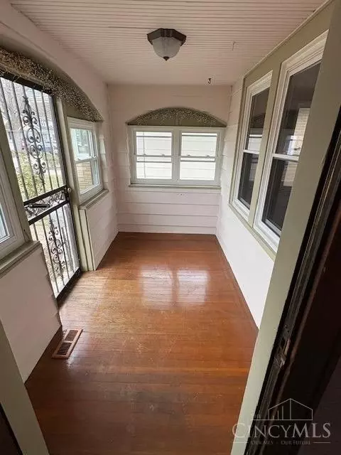 7015 Bramble Ave, Cincinnati, OH 45227 photo 2