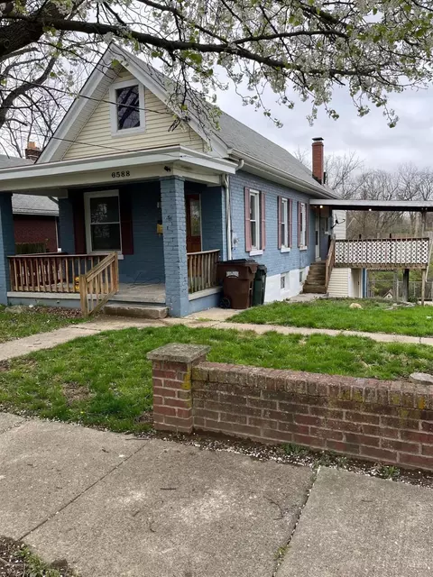 6588 Parrish Ave, North College Hill, OH 45239