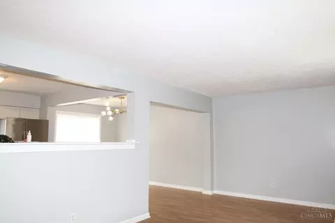 1337 Meredith Dr, Cincinnati, OH 45231 photo 9