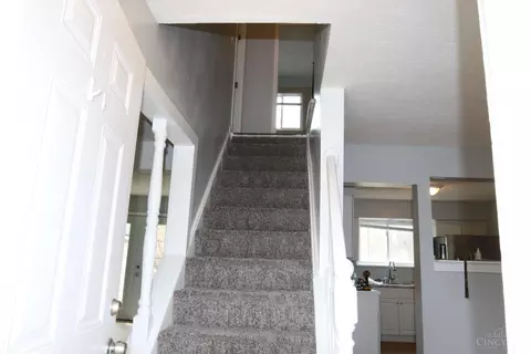 1337 Meredith Dr, Cincinnati, OH 45231 photo 7