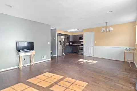 Living - 778 Wilbud Dr, Cincinnati, OH 45205 photo 1 of 2