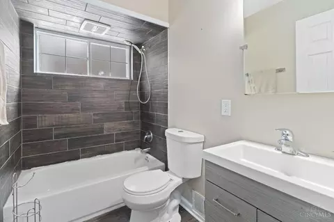 Bath - 778 Wilbud Dr, Cincinnati, OH 45205 photo 1 of 1