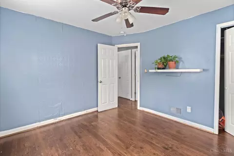Bedroom - 778 Wilbud Dr, Cincinnati, OH 45205 photo 5 of 9