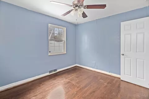 Bedroom - 778 Wilbud Dr, Cincinnati, OH 45205 photo 6 of 9