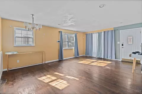 Living - 778 Wilbud Dr, Cincinnati, OH 45205 photo 2 of 2