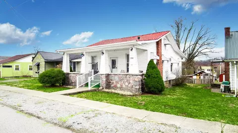 516 Eighth St, Manchester, OH 45144