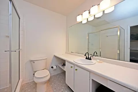 Bath - 7288 Galbraith Rd, Cincinnati, OH 45243 photo 2 of 3