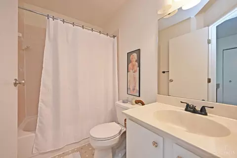 Bath - 7288 Galbraith Rd, Cincinnati, OH 45243 photo 3 of 3