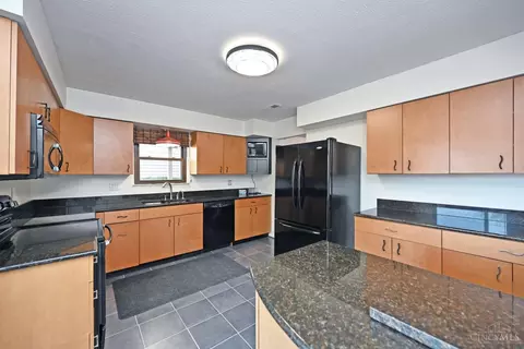 Kitchen - 7288 Galbraith Rd, Cincinnati, OH 45243 photo 1 of 2