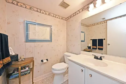 Bath - 7288 Galbraith Rd, Cincinnati, OH 45243 photo 1 of 3