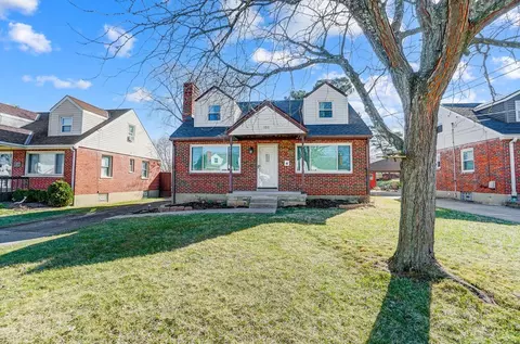 150 E Crest Dr, Reading, OH 45215