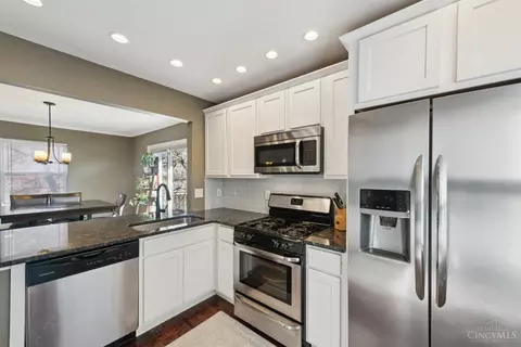2951 Mapleleaf Ave, Cincinnati, OH 45212 photo 12