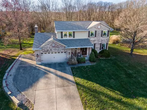 3730 Schroeder Dr, Hamilton, OH 45011