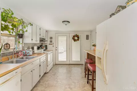 Kitchen - 220 Fourth St, Williamsburg, OH 45176 photo 2 of 2