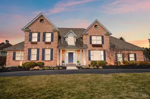 8630 Hetheridge Ln, Montgomery, OH 45249