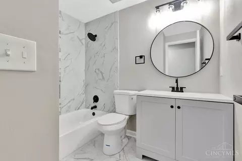 Bath - 5610 Nickview Dr, Cincinnati, OH 45247 photo 1 of 4