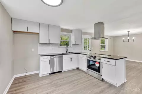 Kitchen - 5610 Nickview Dr, Cincinnati, OH 45247 photo 1 of 2