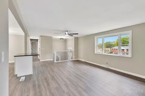 Living - 5610 Nickview Dr, Cincinnati, OH 45247 photo 1 of 2