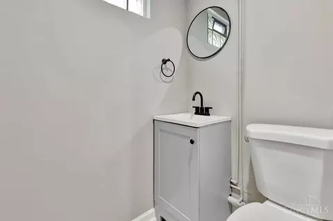Bath - 5610 Nickview Dr, Cincinnati, OH 45247 photo 4 of 4