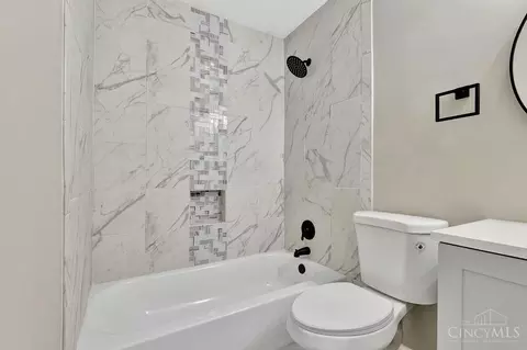 Bath - 5610 Nickview Dr, Cincinnati, OH 45247 photo 2 of 4