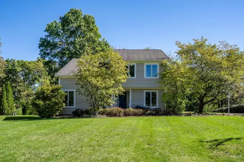 11204 Acrewood Dr, Montgomery, OH 45249