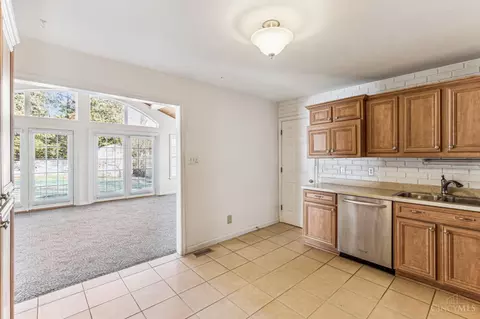 3200 Deborah Ln, Cincinnati, OH 45239 photo 11