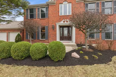 Exterior - 8140 Leeshore Dr, Maineville, OH 45039 photo 2 of 7