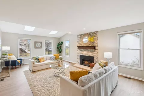 Living - 8140 Leeshore Dr, Maineville, OH 45039 photo 1 of 5