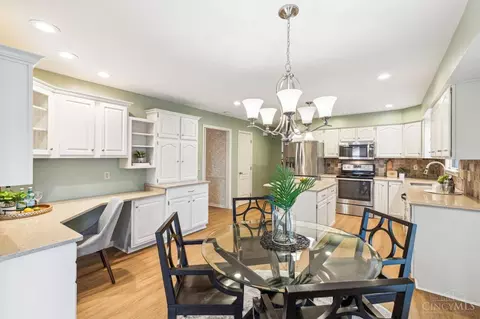 Kitchen - 8140 Leeshore Dr, Maineville, OH 45039 photo 1 of 4