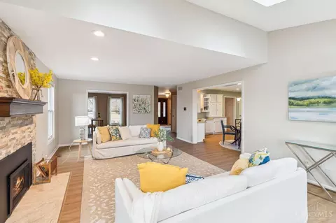 Living - 8140 Leeshore Dr, Maineville, OH 45039 photo 3 of 5