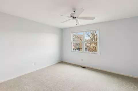 Bedroom - 8140 Leeshore Dr, Maineville, OH 45039 photo 4 of 5