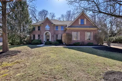 216 Sentry Hill Dr, Loveland, OH 45140