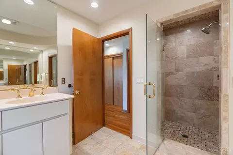 Bath - 7550 Cayuga Dr, Cincinnati, OH 45243 photo 6 of 6