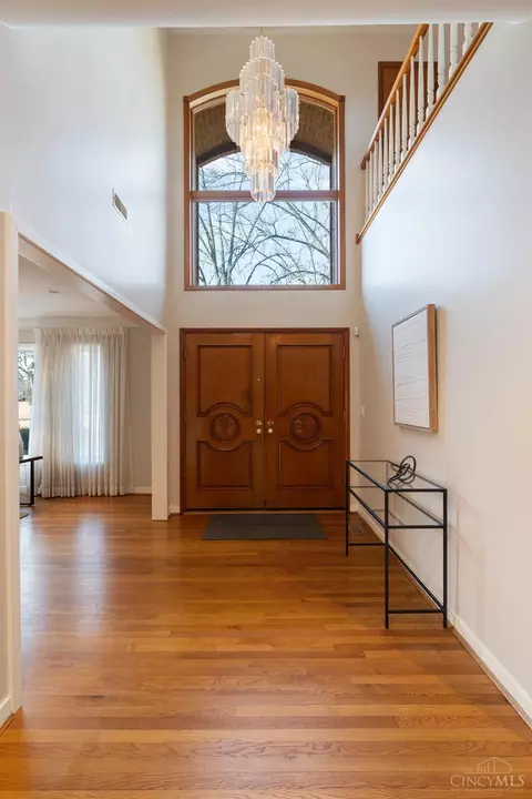 Entry Way - 7550 Cayuga Dr, Cincinnati, OH 45243 photo 2 of 5