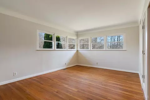 Bedroom - 7550 Cayuga Dr, Cincinnati, OH 45243 photo 3 of 6