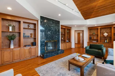Living - 7550 Cayuga Dr, Cincinnati, OH 45243 photo 8 of 9