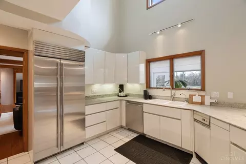 Kitchen - 7550 Cayuga Dr, Cincinnati, OH 45243 photo 2 of 6