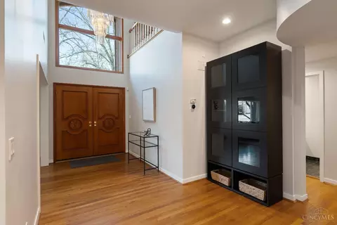 Entry Way - 7550 Cayuga Dr, Cincinnati, OH 45243 photo 1 of 5
