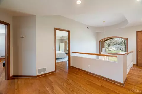 Entry Way - 7550 Cayuga Dr, Cincinnati, OH 45243 photo 5 of 5